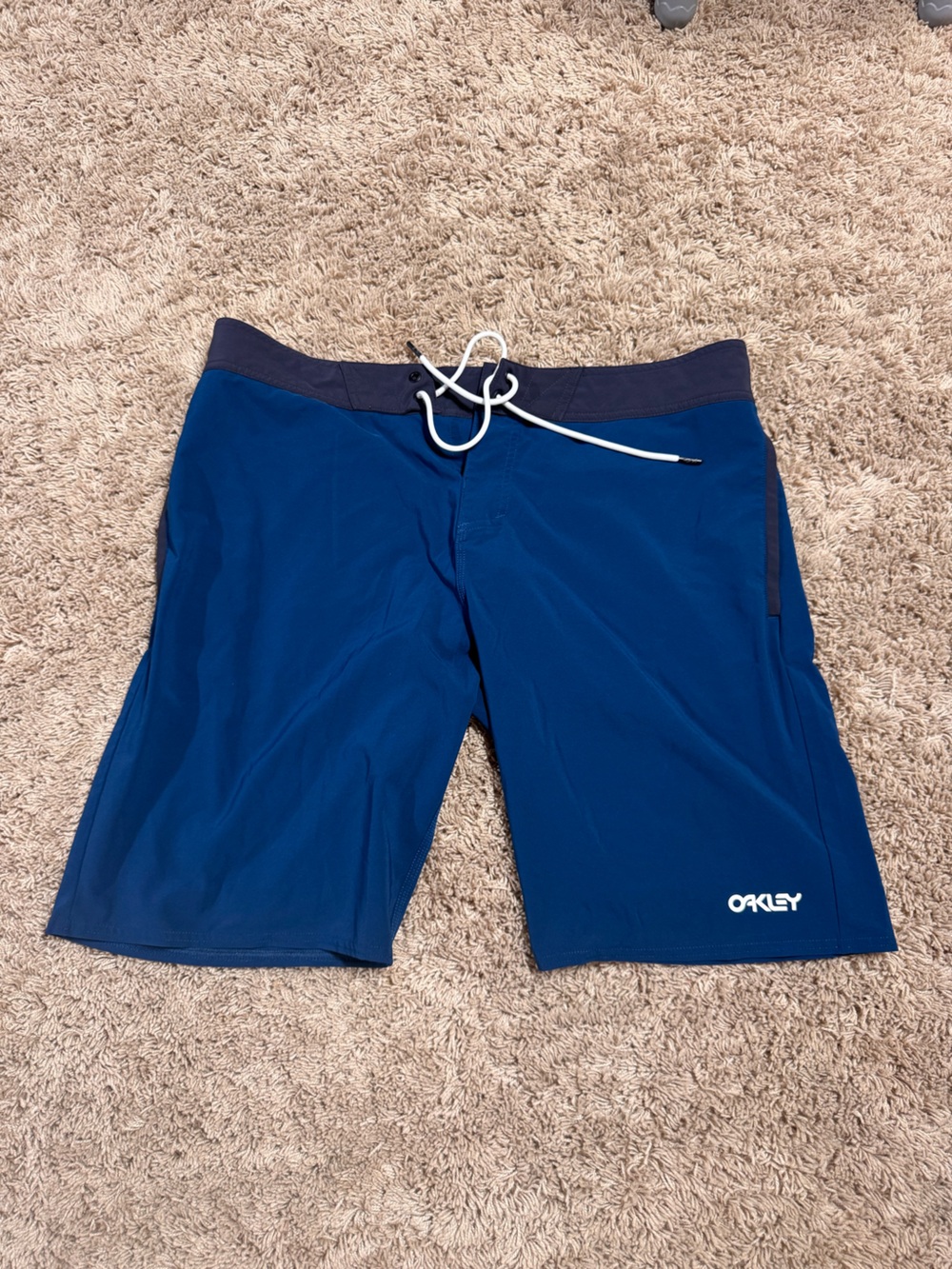 Oakley Men's Navy and Royal Blue Swim/Board Shorts